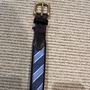 Vineyard vines belt